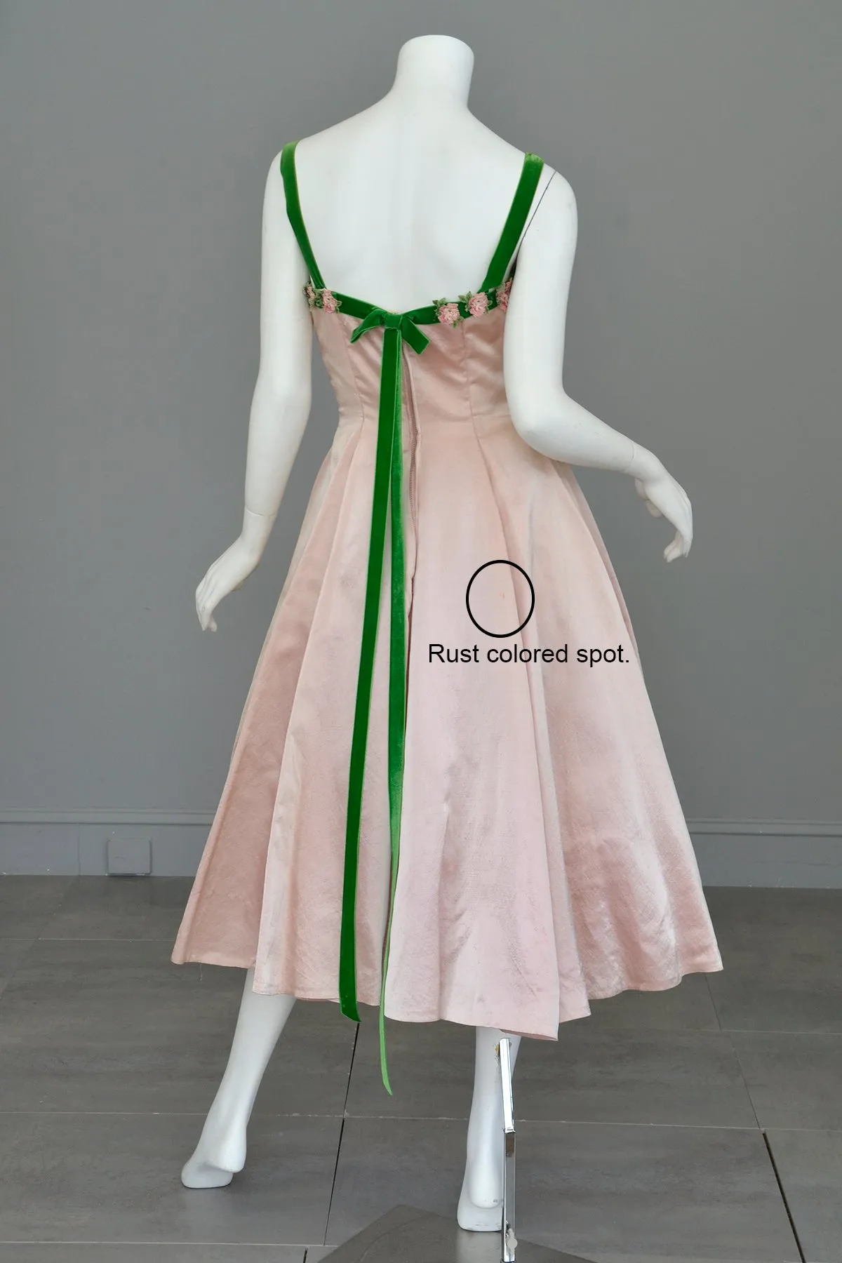 1950s Pale Pink Embroidered Flowers Trim Party Prom Dress