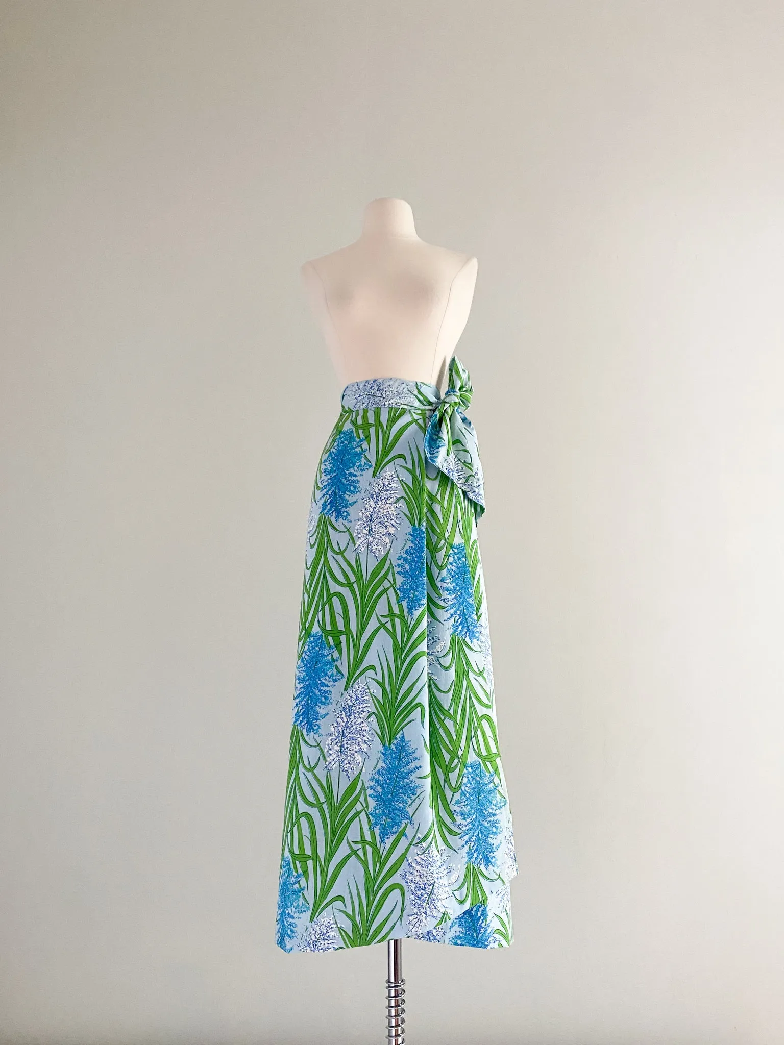 Beautiful 1960's Studio St. Croix Wrap Style Maxi Skirt / W 28