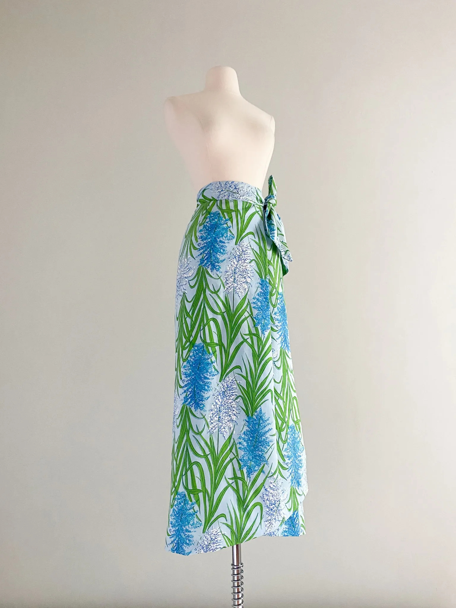 Beautiful 1960's Studio St. Croix Wrap Style Maxi Skirt / W 28