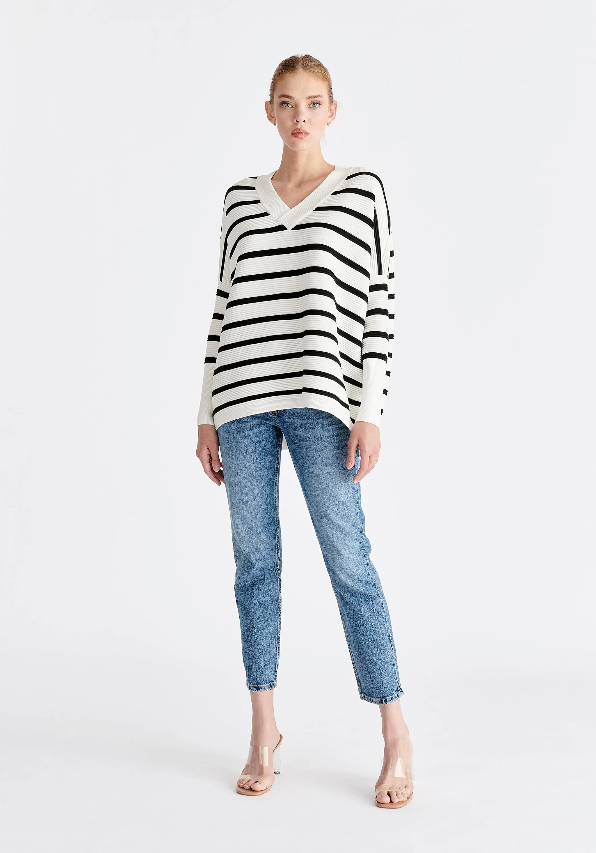 Paisie V-Neck Ribbed Jumper